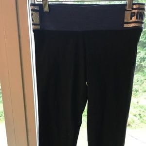⭐️SOLD⭐️Victoria’s Secret PINK cropped leggings